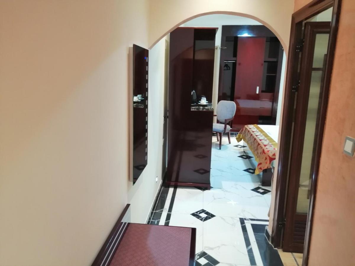 Capitole Hotel Абиджан Экстерьер фото